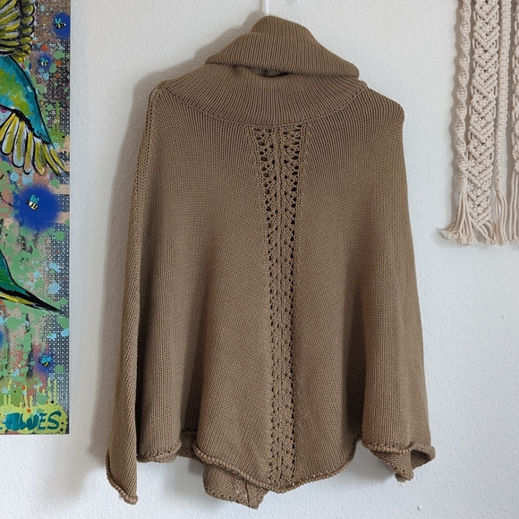 Elizabeth Gillett Tan Brown Knit Turtleneck Cowl Neck Poncho Cape OSFM - Picture 3 of 4